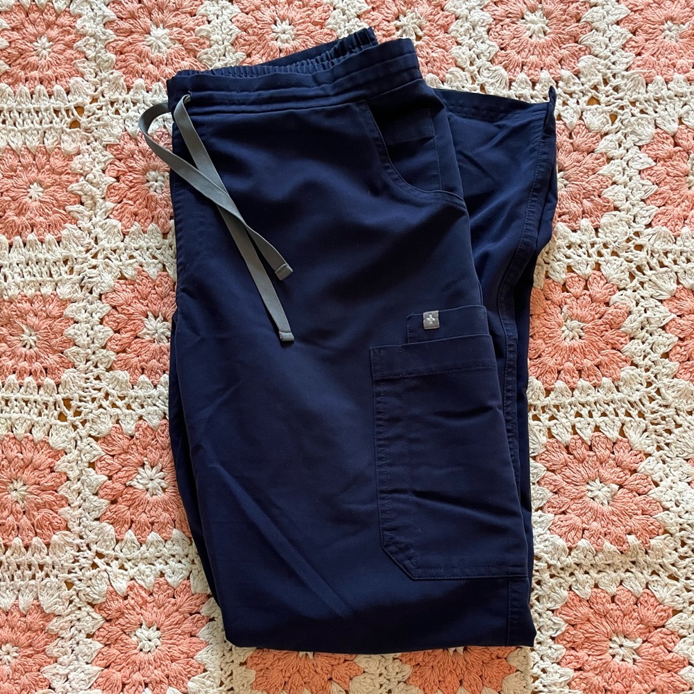 FIGS Women’s Yola Skinny Scrub Pants- Navy/M